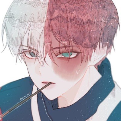 高校一男生戴假发进女生宿舍偷拍